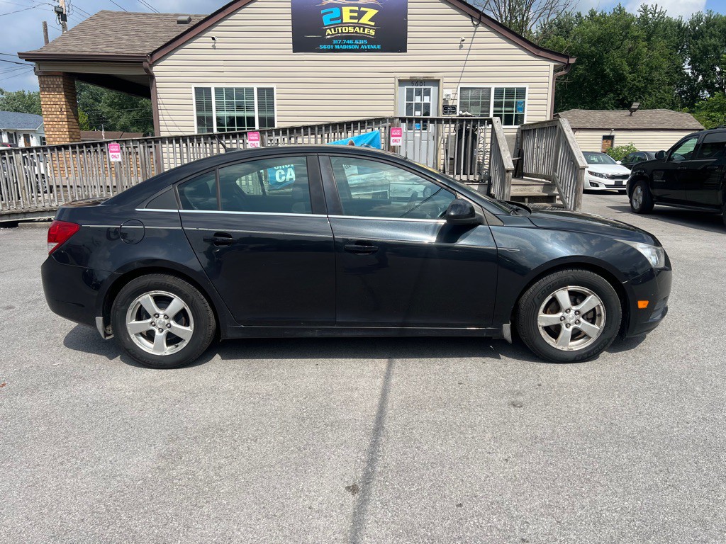 2013 Chevrolet Cruze Image 2