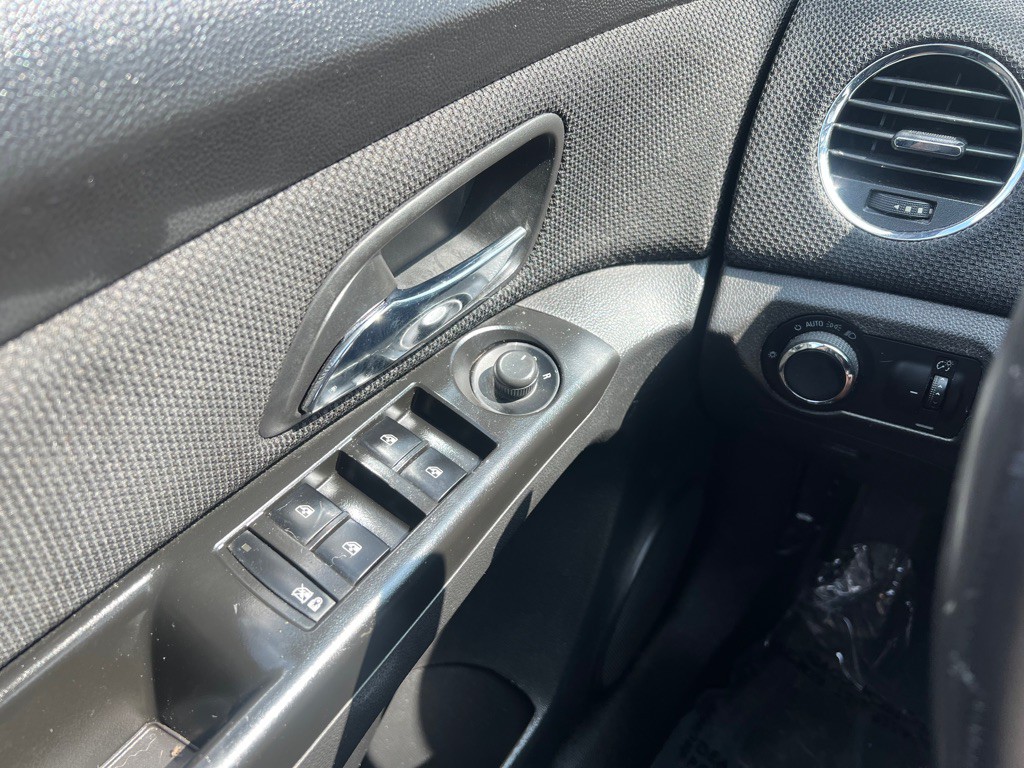 2013 Chevrolet Cruze Image 21