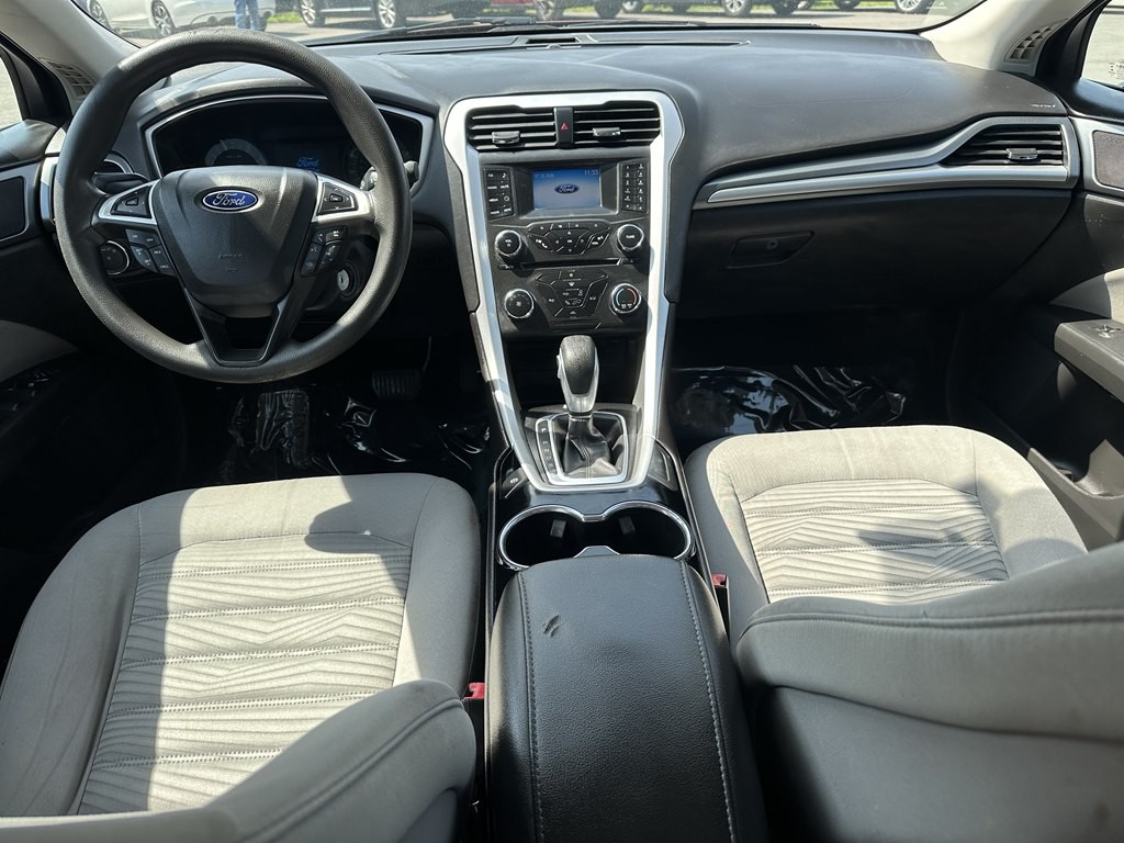 2016 Ford Fusion Image 12