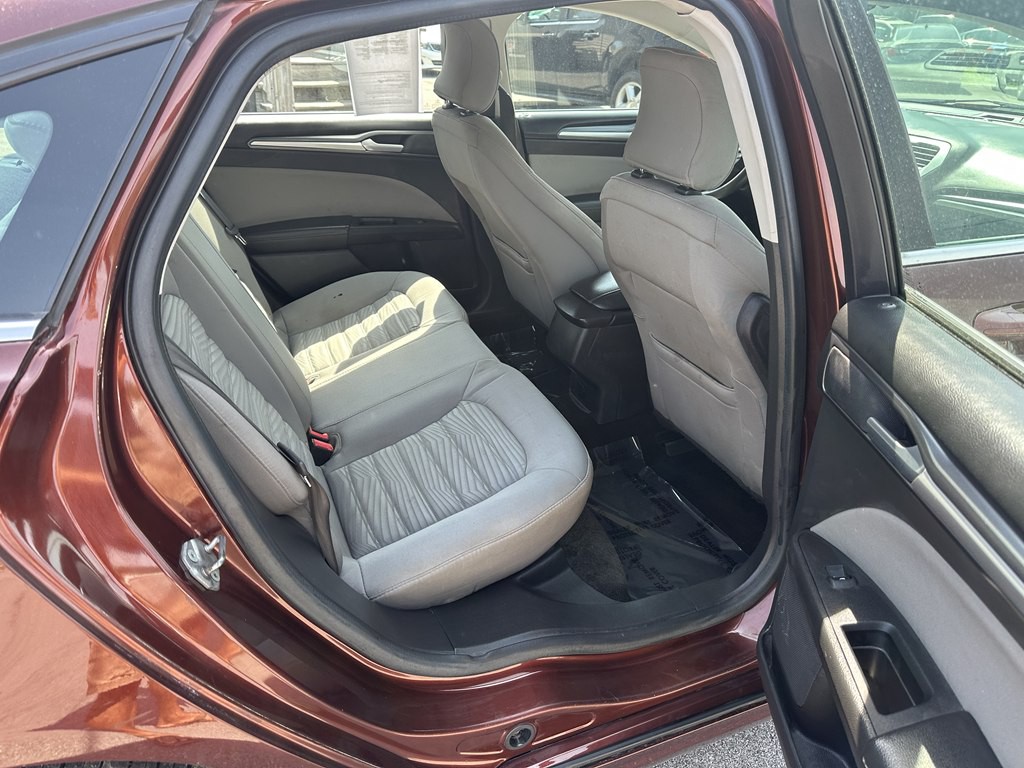 2016 Ford Fusion Image 14