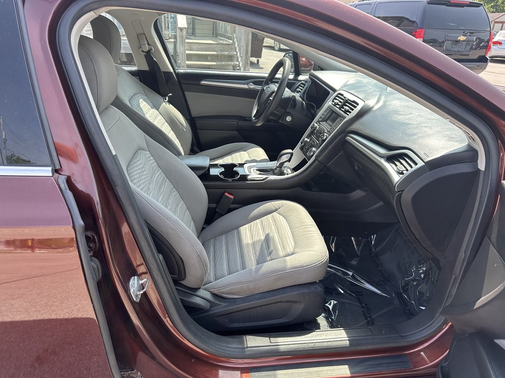 2016 Ford Fusion Image 15