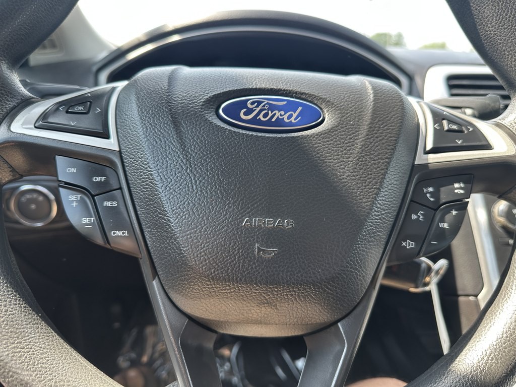 2016 Ford Fusion Image 20