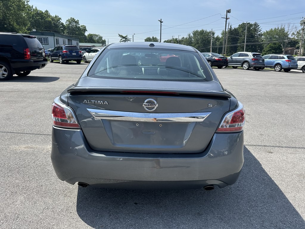 2015 Nissan Altima Image 4