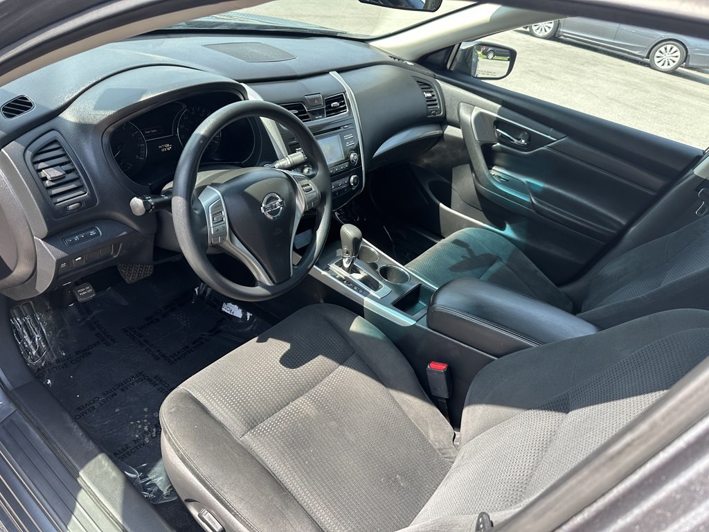2015 Nissan Altima Image 10