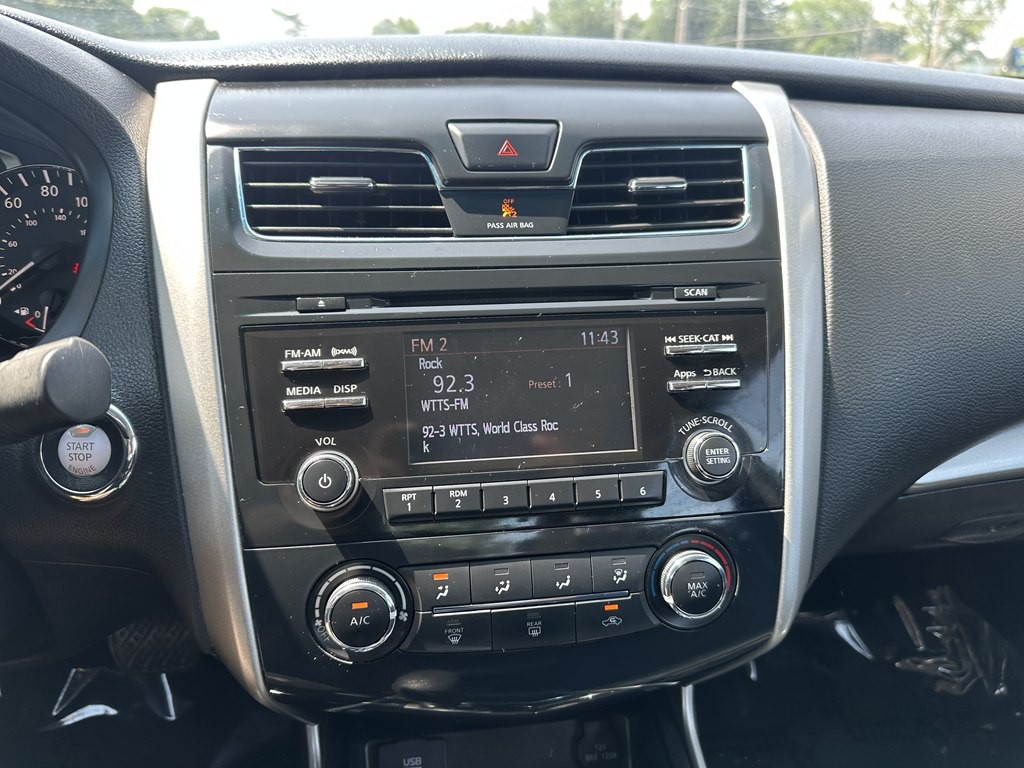 2015 Nissan Altima Image 17