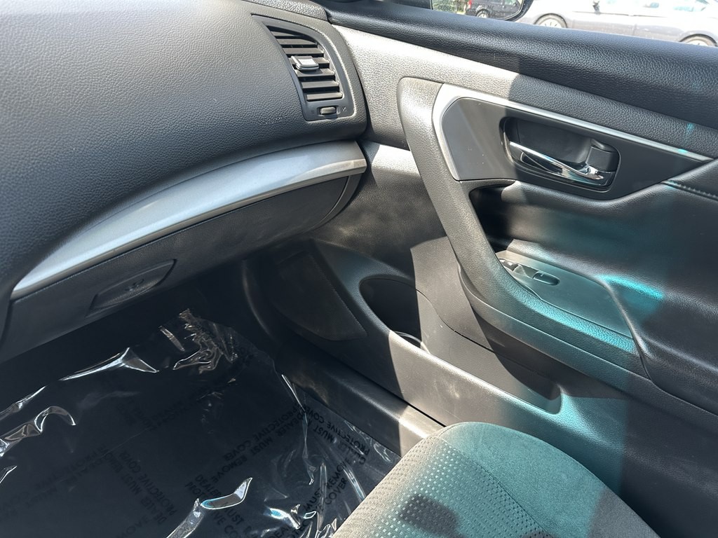 2015 Nissan Altima Image 19