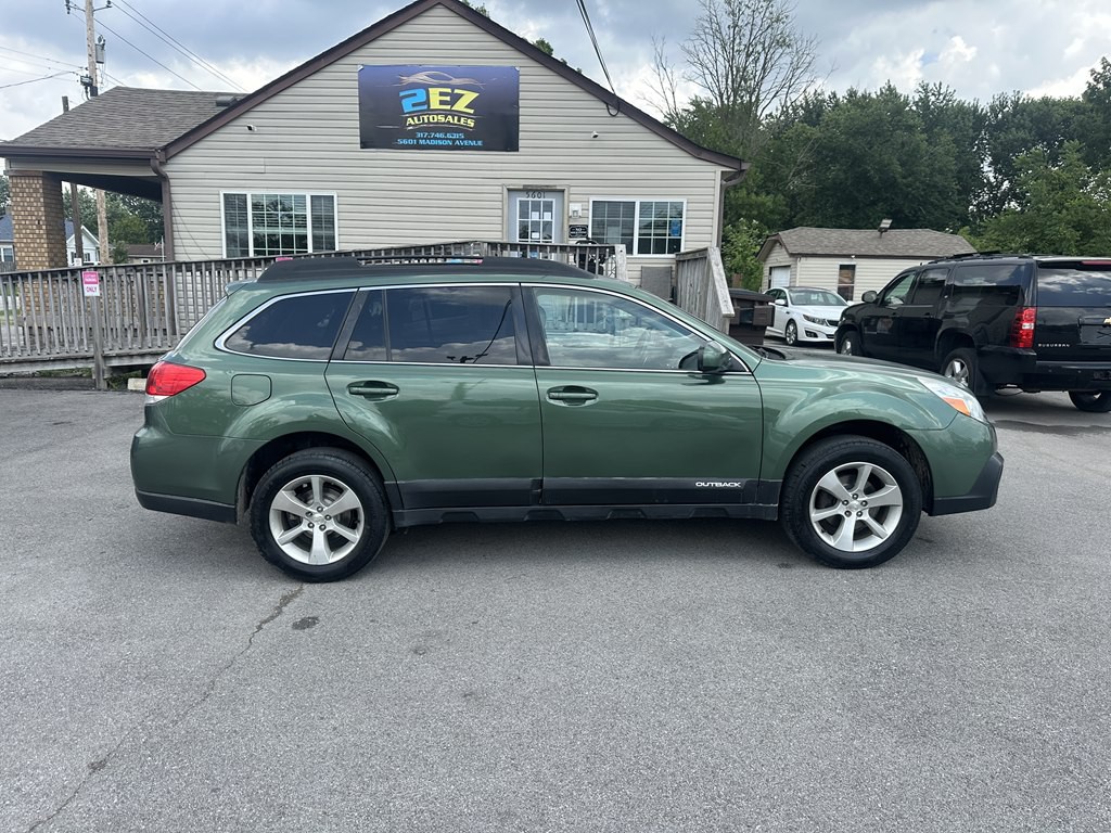 2013 Subaru Outback Image 2