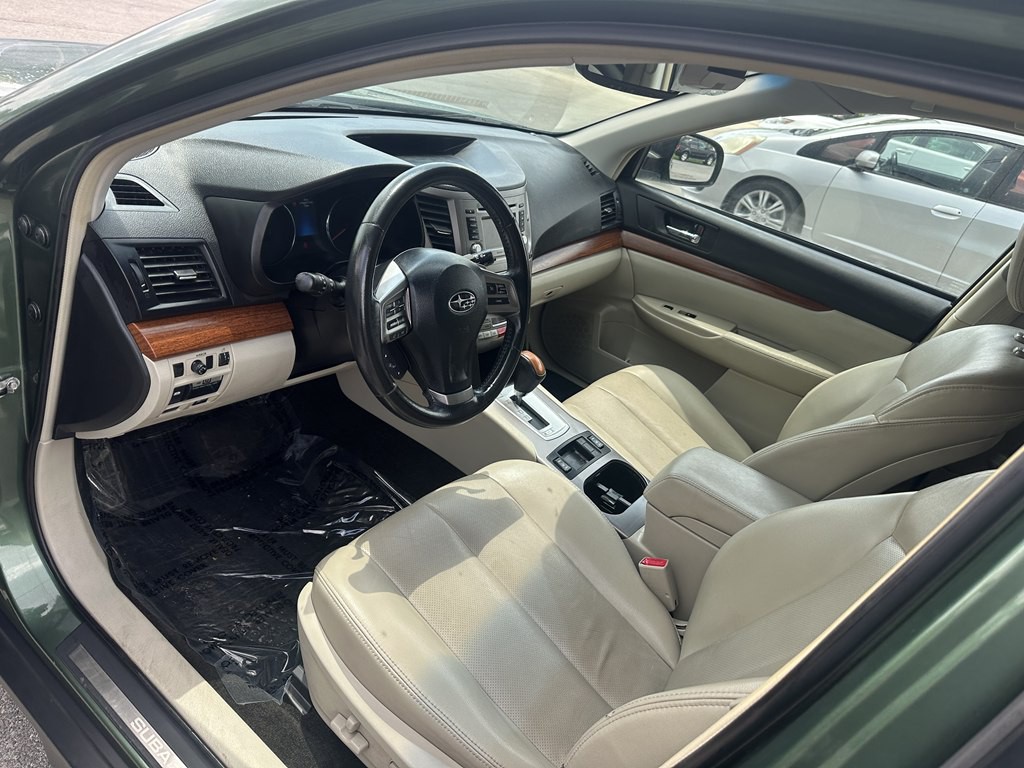 2013 Subaru Outback Image 10
