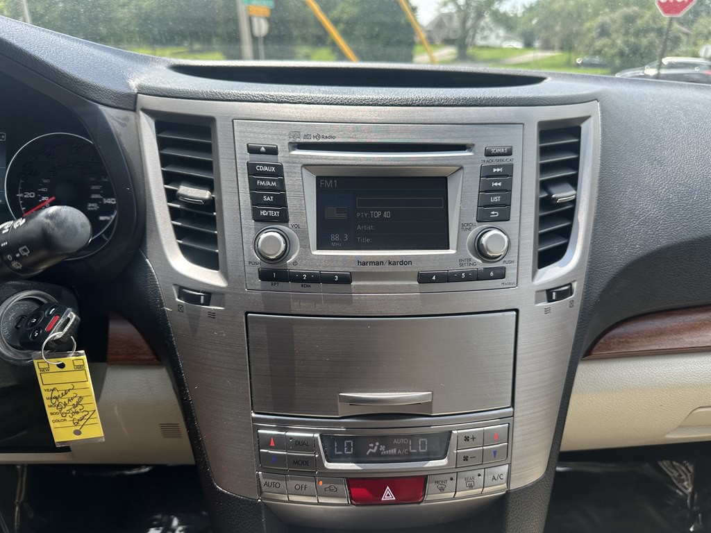 2013 Subaru Outback Image 18