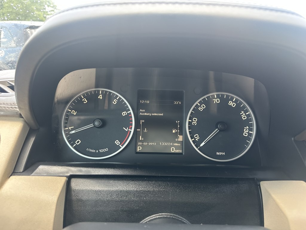 2015 Land Rover LR4 Image 11