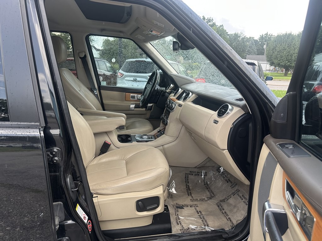 2015 Land Rover LR4 Image 20