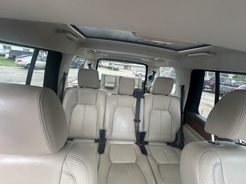 2015 Land Rover LR4 Image 21