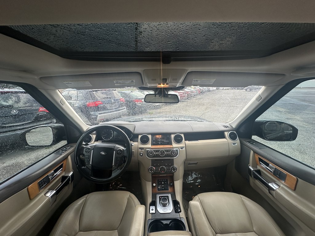 2015 Land Rover LR4 Image 22