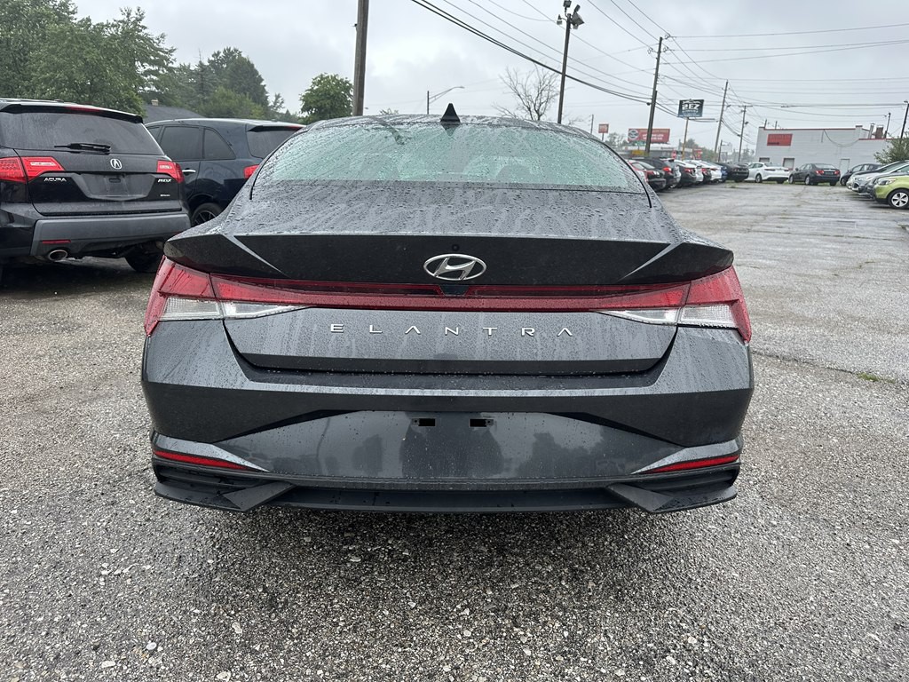 2021 Hyundai Elantra Image 4