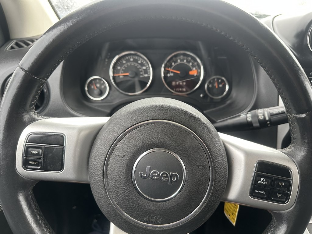 2016 Jeep Compass Image 11