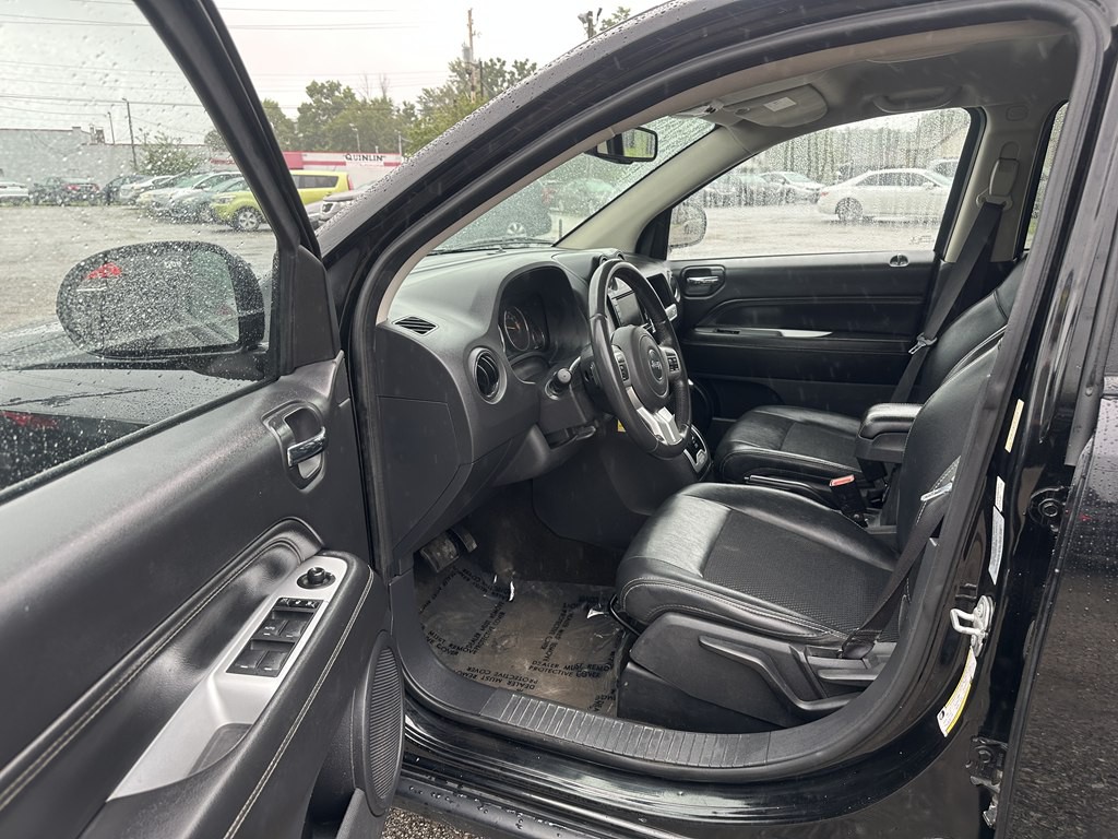 2016 Jeep Compass Image 16