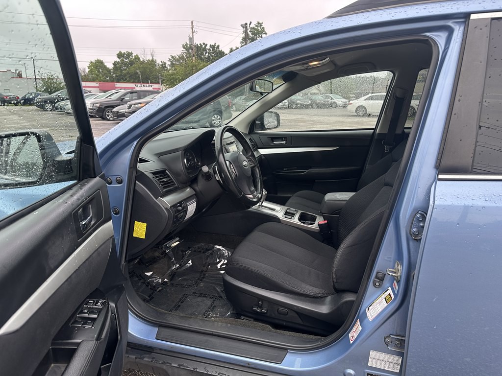 2012 Subaru Outback Image 15