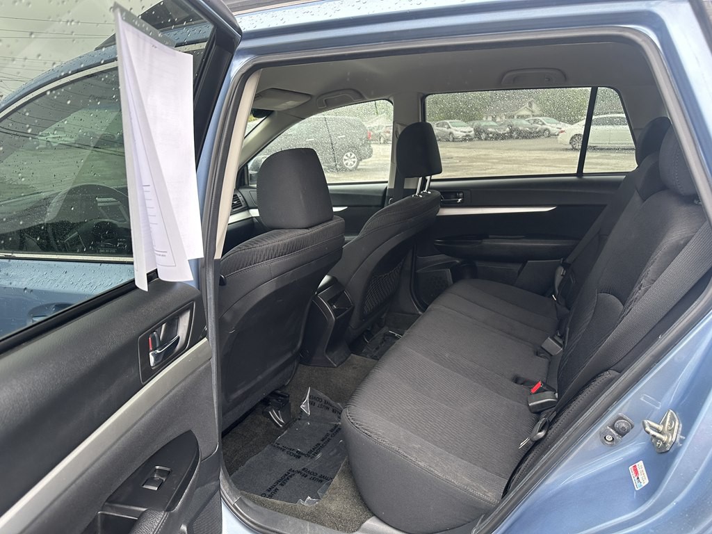 2012 Subaru Outback Image 16