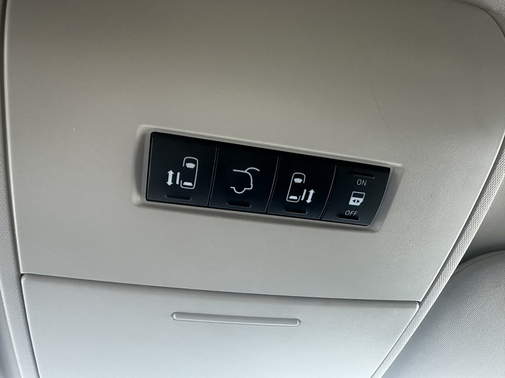 2013 Chrysler Town & Country Image 14