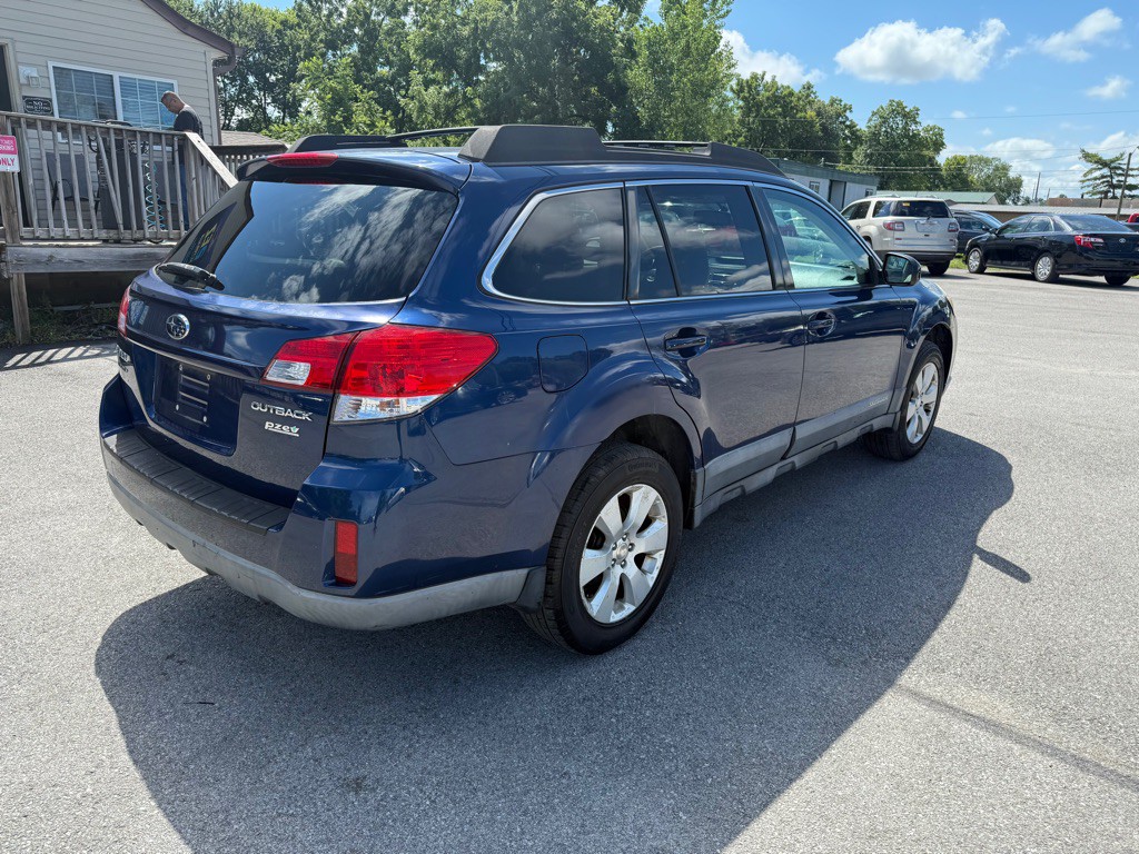 2011 Subaru Outback Image 3