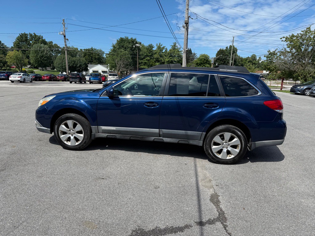2011 Subaru Outback Image 6