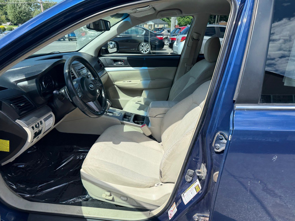 2011 Subaru Outback Image 9