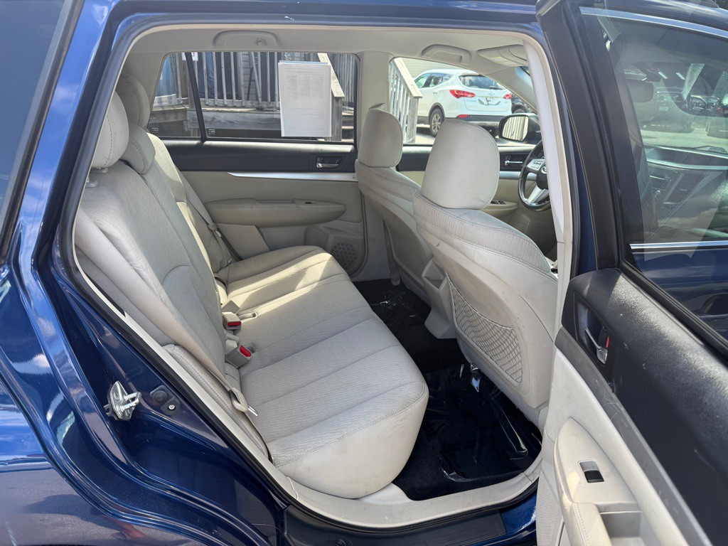 2011 Subaru Outback Image 13