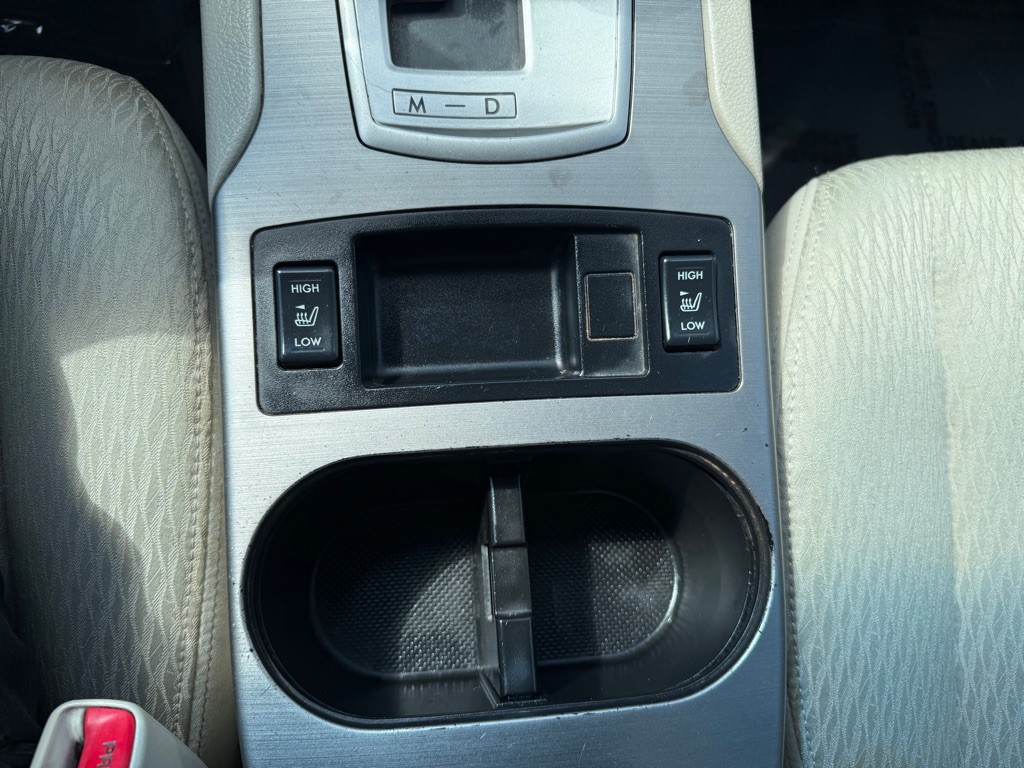 2011 Subaru Outback Image 17