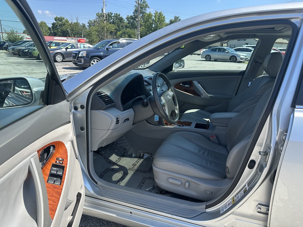 2009 Toyota Camry Image 16
