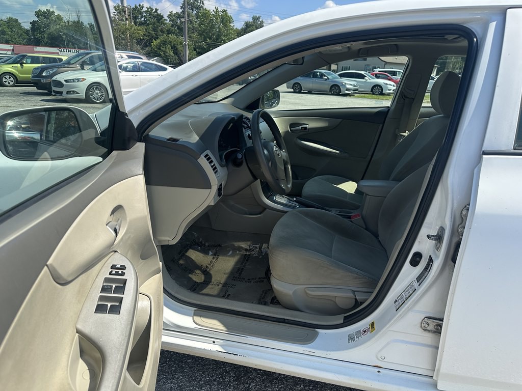 2010 Toyota Corolla Image 15
