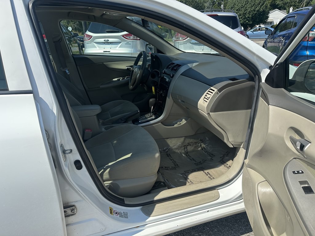 2010 Toyota Corolla Image 19