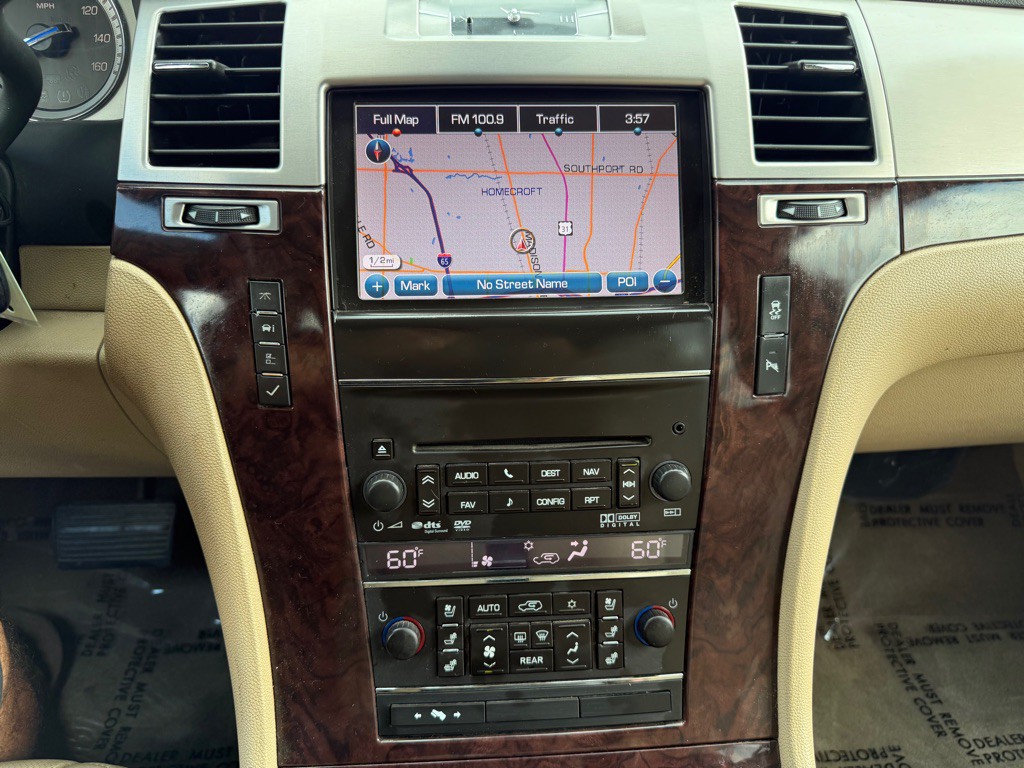 2013 Cadillac Escalade Image 17