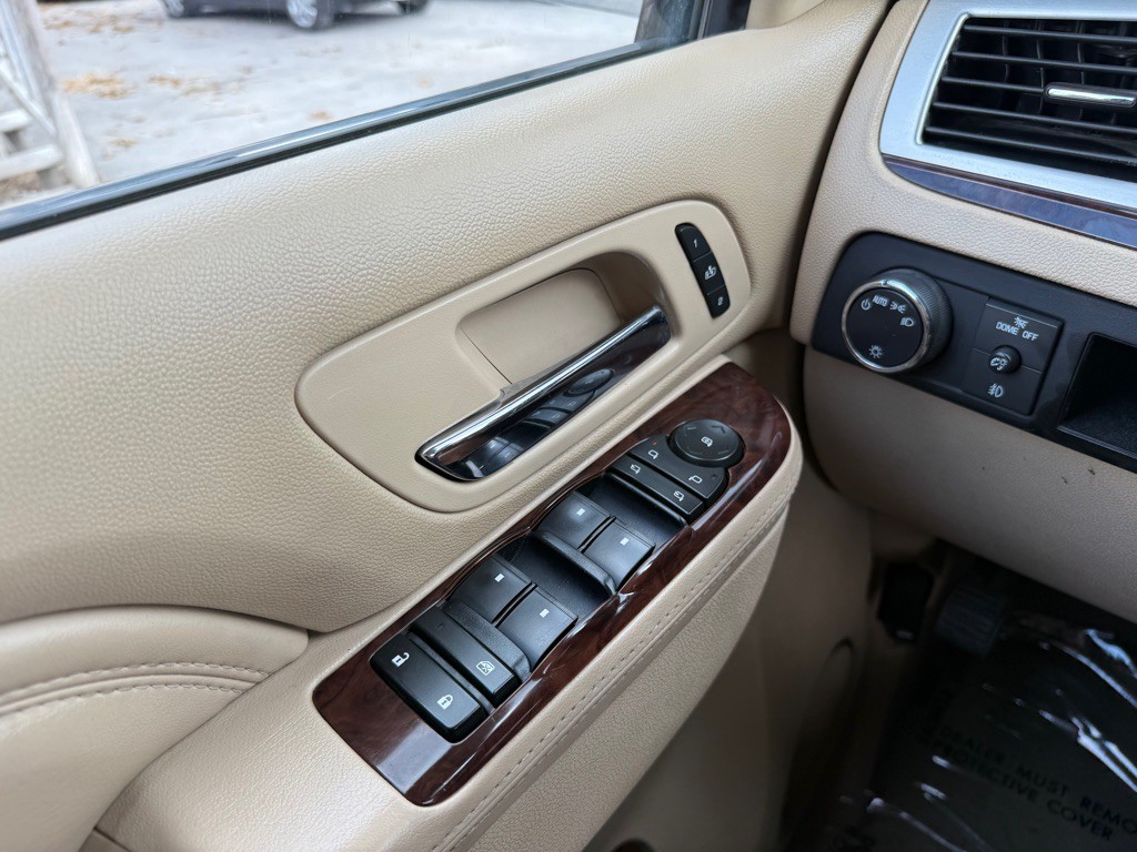 2013 Cadillac Escalade Image 20