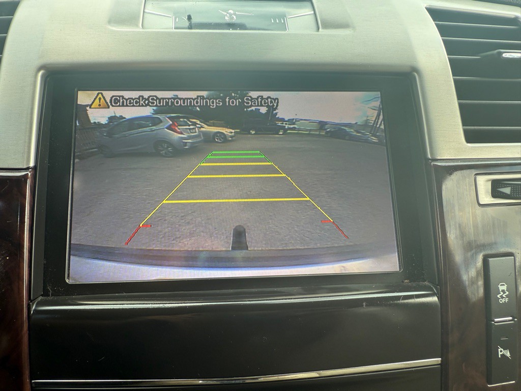 2013 Cadillac Escalade Image 21