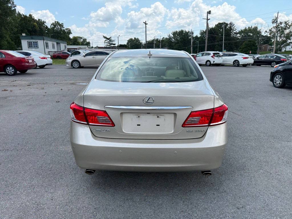 2010 Lexus ES Image 4