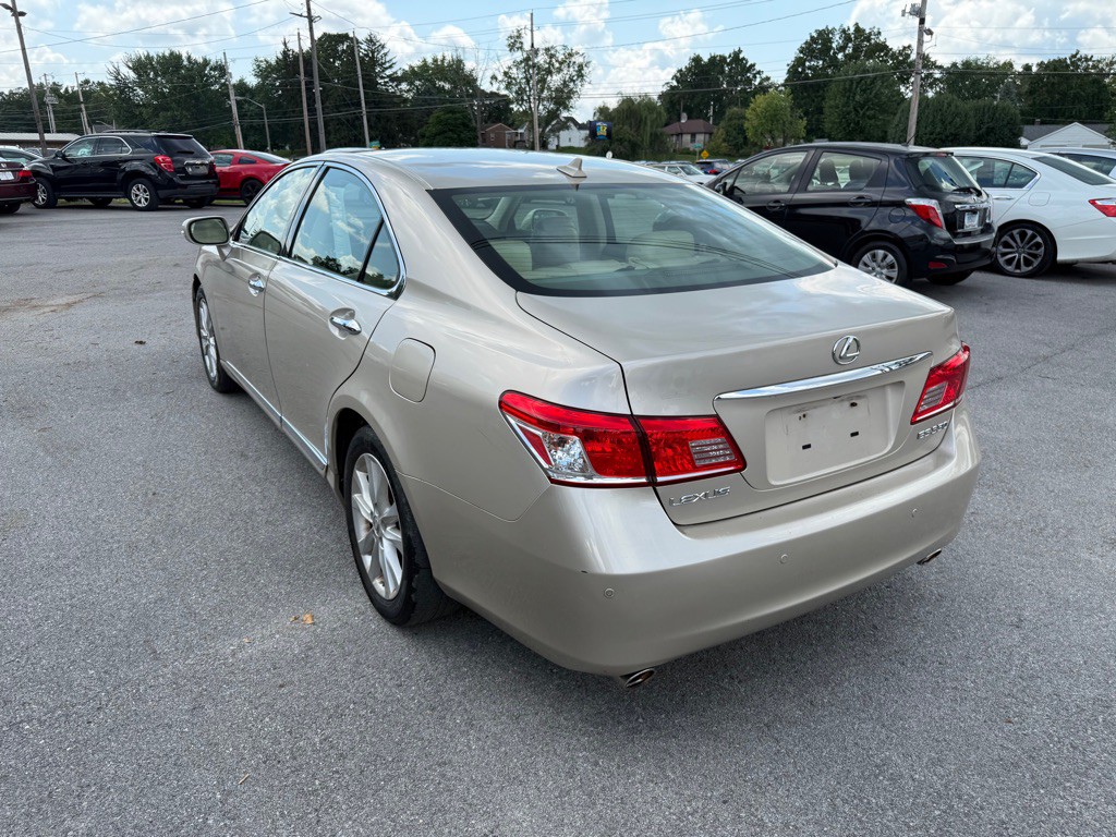 2010 Lexus ES Image 5