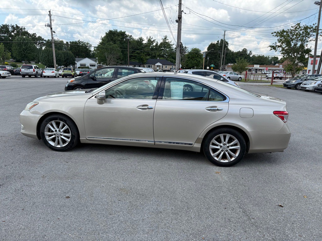 2010 Lexus ES Image 6