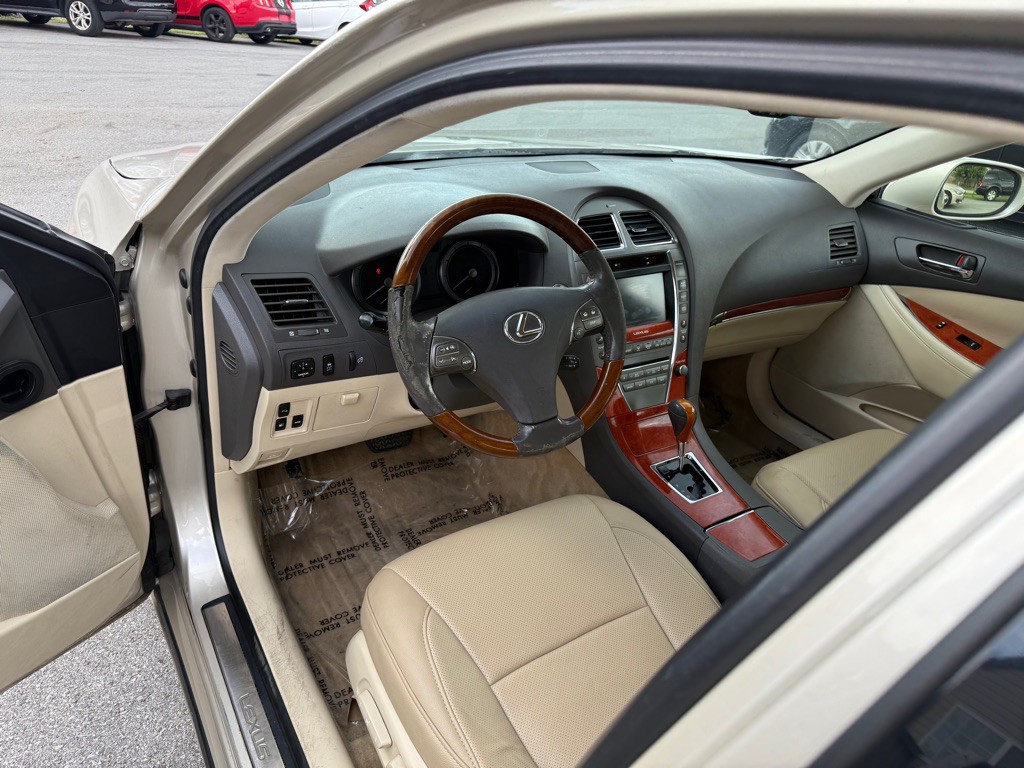 2010 Lexus ES Image 10