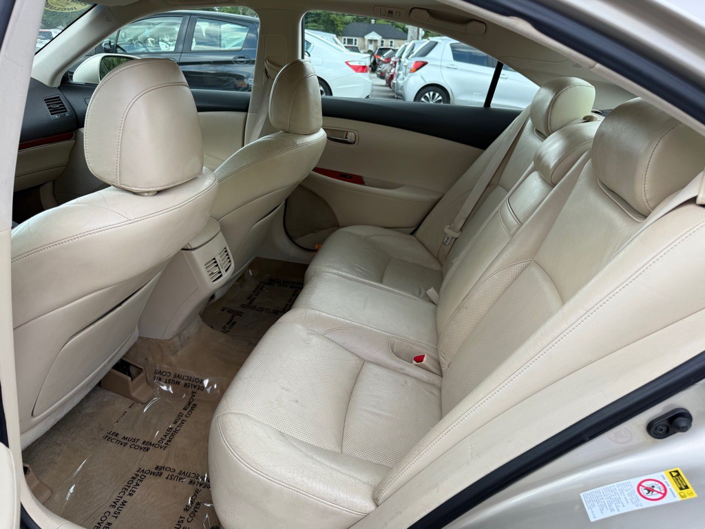 2010 Lexus ES Image 11