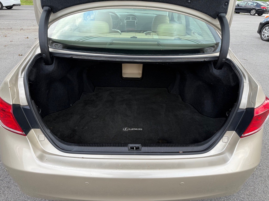 2010 Lexus ES Image 13