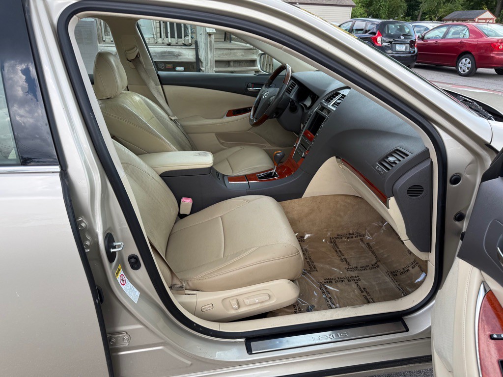 2010 Lexus ES Image 15