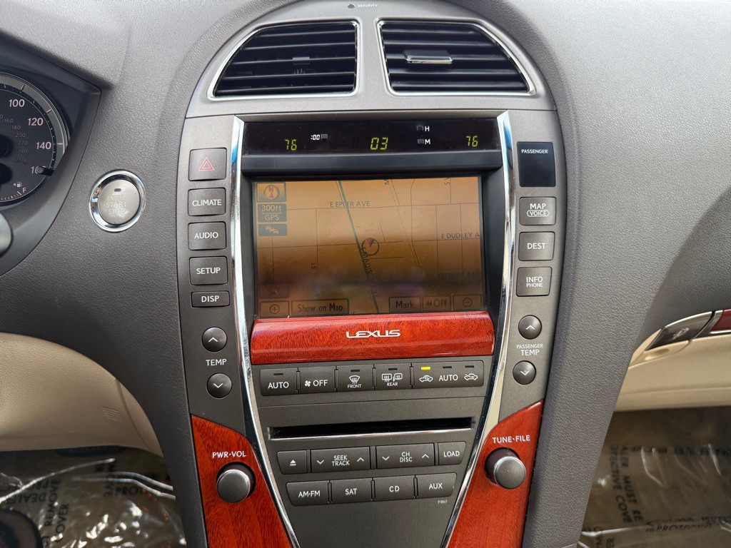 2010 Lexus ES Image 17