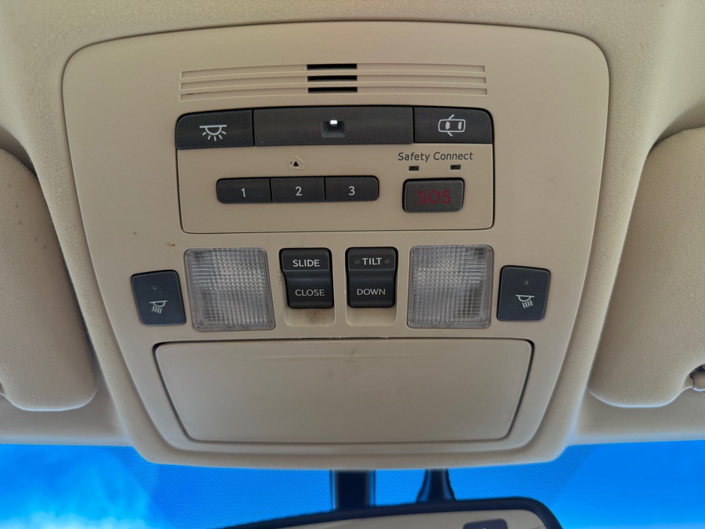 2010 Lexus ES Image 22