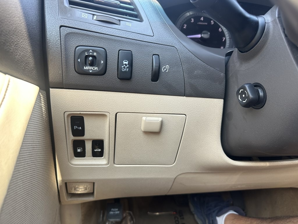 2010 Lexus ES Image 13