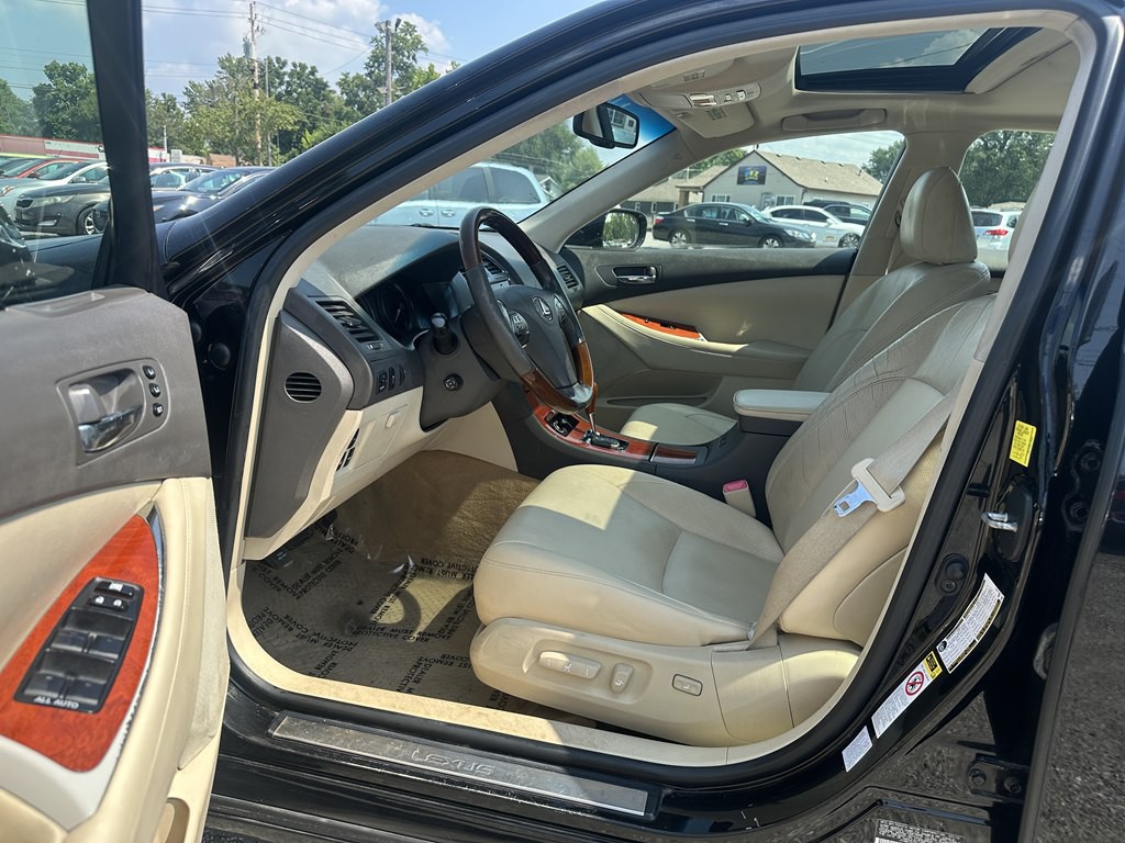 2010 Lexus ES Image 18