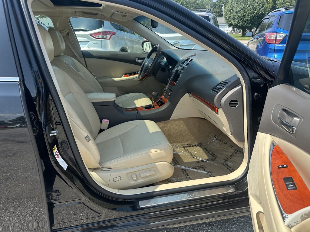 2010 Lexus ES Image 22