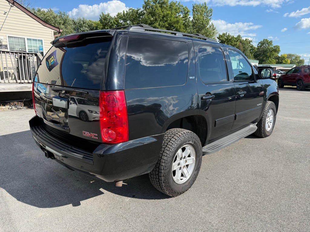 2010 GMC Yukon Image 3