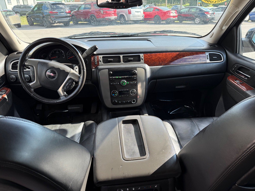 2010 GMC Yukon Image 12