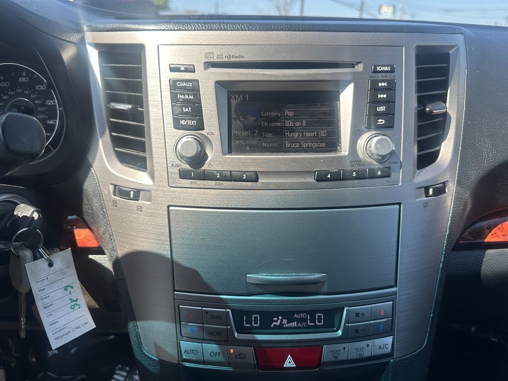 2012 Subaru Outback Image 12