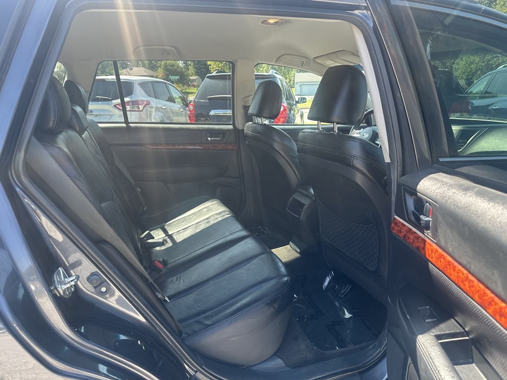 2012 Subaru Outback Image 18